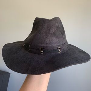 Black lulus hat